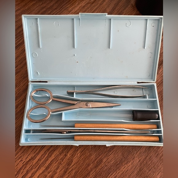 Vintage Hamilton Bell Co Inc- School Lab kit - Picture 2 of 8